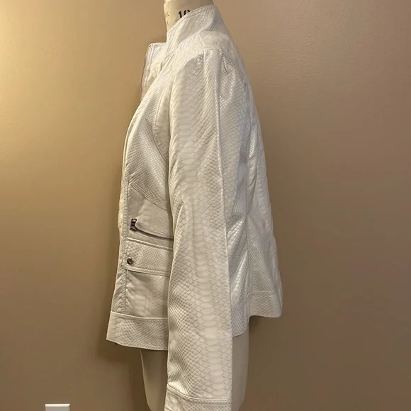 Roz & Ali faux leather animal print cream jacket with lining - Picture 4 of 9